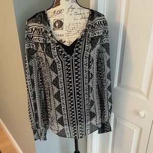 WhiteHouseBlackMarket Top